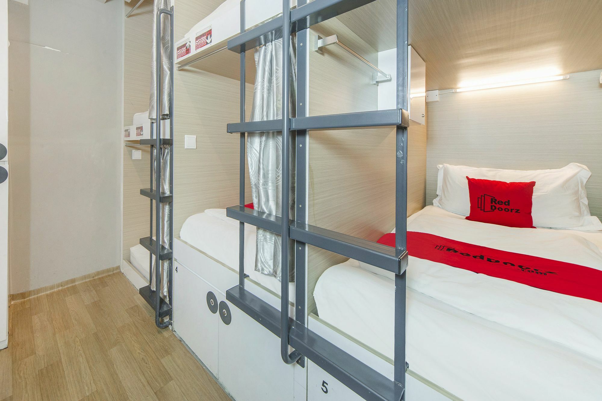 Reddoorz Hostel @ Jalan Besar سنغافورة المظهر الخارجي الصورة
